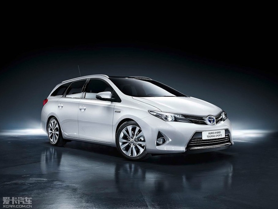 2013���S��Auris Touring Sports