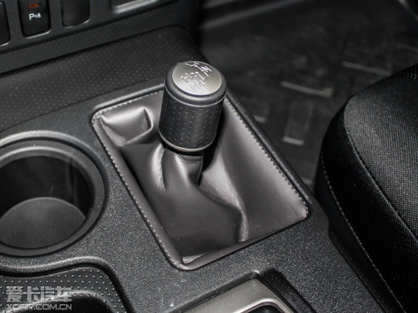 豐田2013款FJ酷路澤