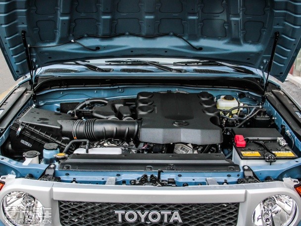 豐田2013款FJ酷路澤