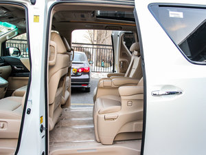 2013款3.5L 尊贵版 后排空间