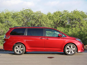 2015款3.5L 两驱L 整体外观
