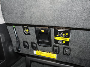 2015款3.5L 两驱L 空间座椅