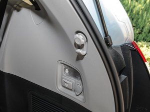 2015款3.5L 两驱L 空间座椅