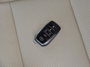 2015款3.5L 豪华版 车钥匙