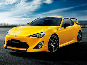 2015Yellow Limited؄e w^