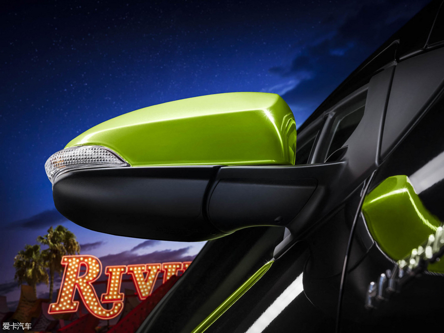 2016J˹() C Persona Series