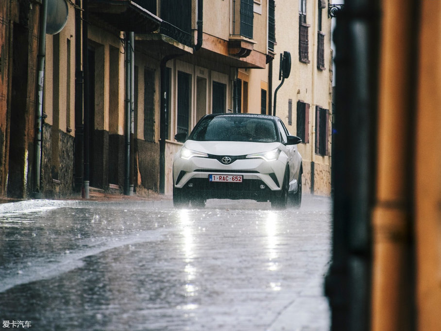 2016SC-HR() crossover