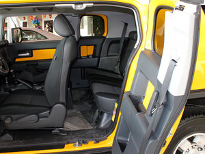 2010款4.0L 自动 后排空间