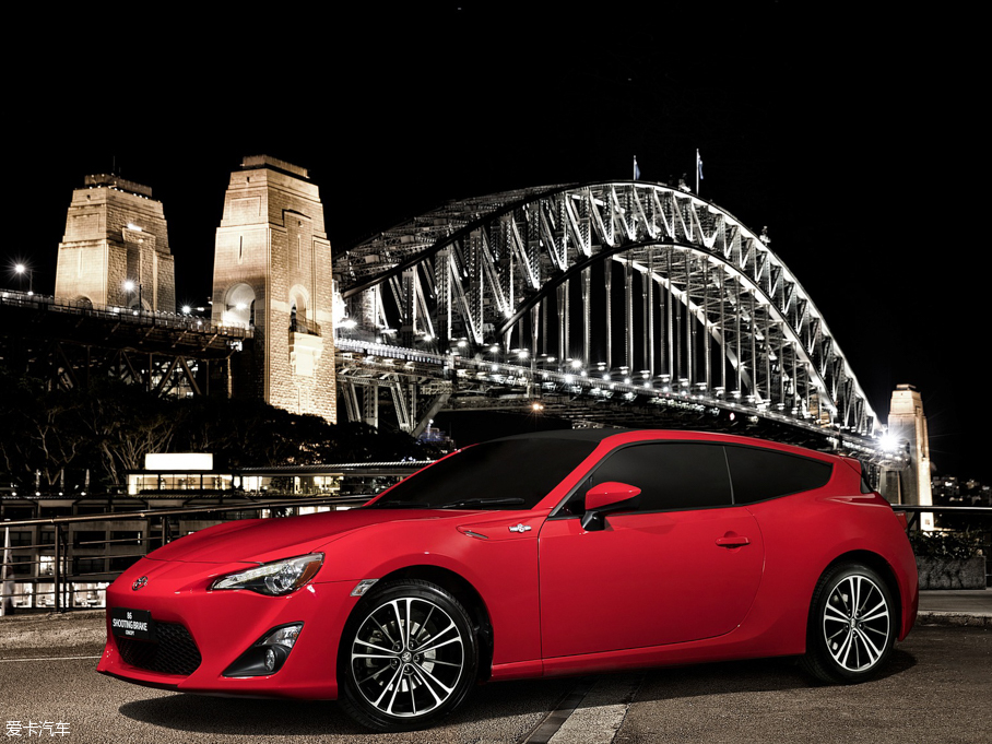 2016S86 Shooting BrakeCb