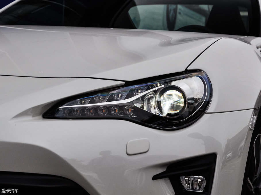 2017S86 2.0L Ԅ(dng)A