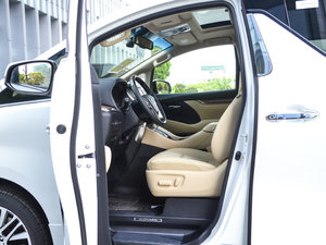 2018款3.5L 尊贵版 前排空间