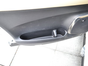 2018款3.5L 尊贵版 空间座椅