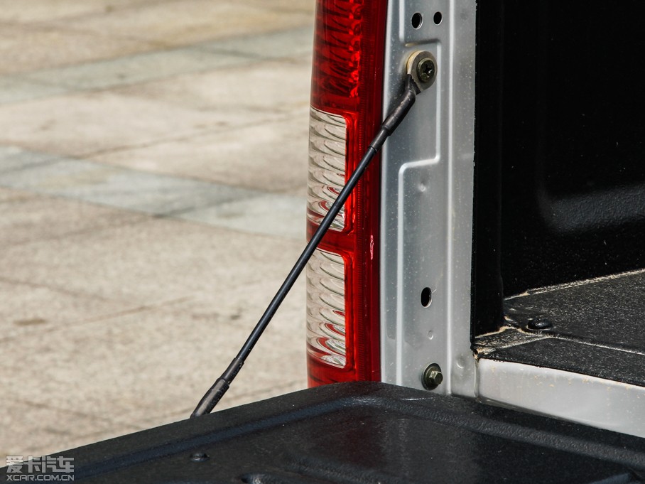 2014E5 Sϵ 2.8T 򌳬A