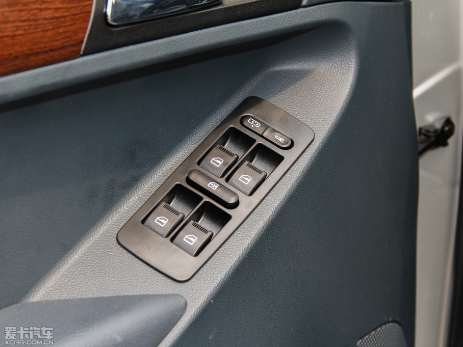 2014E5 Sϵ 2.8T 򌳬A