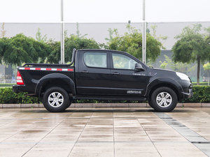 2014款E5 2.8T 精英版4JB1 整体外观