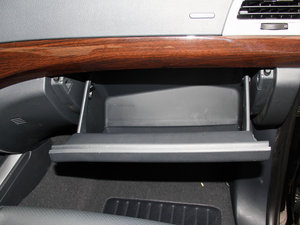 2014款E5 2.8T 精英版4JB1 手套箱