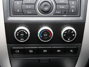 2014款E5 2.8T 精英版4JB1 空调调节