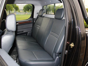 2014款E5 2.8T 精英版4JB1 后排座椅