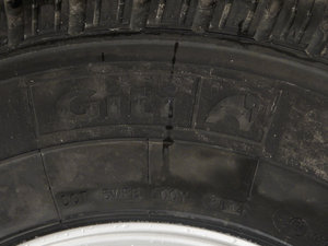 2014款E5 2.8T 精英版4JB1 轮胎品牌
