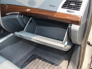 2014款S系列 2.8T 柴油四驱超豪华版 手套箱