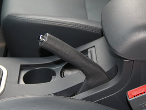 2014款S系列 2.8T 柴油四驱超豪华版 驻车制动器