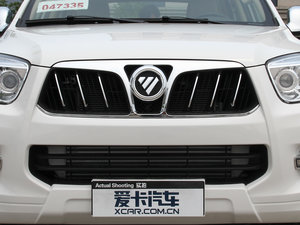 2015款2.8T 四驱五座尊享版 柴油 中网
