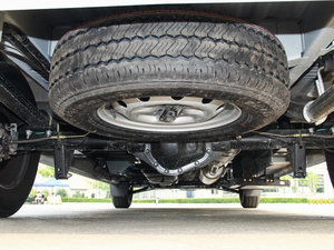 2015款2.8T 长轴商务版 备胎