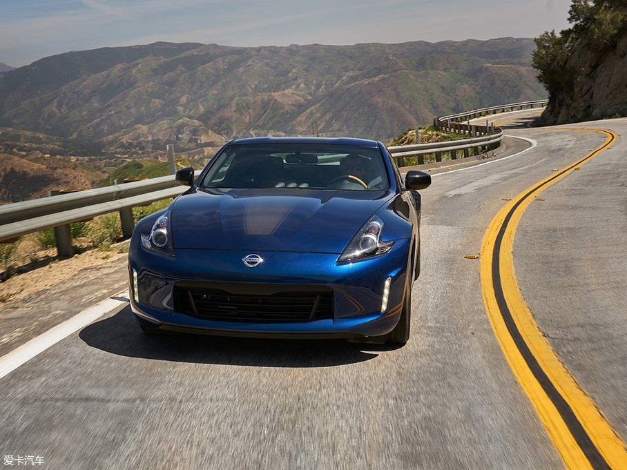 2019ծa370Z Heritage Edition