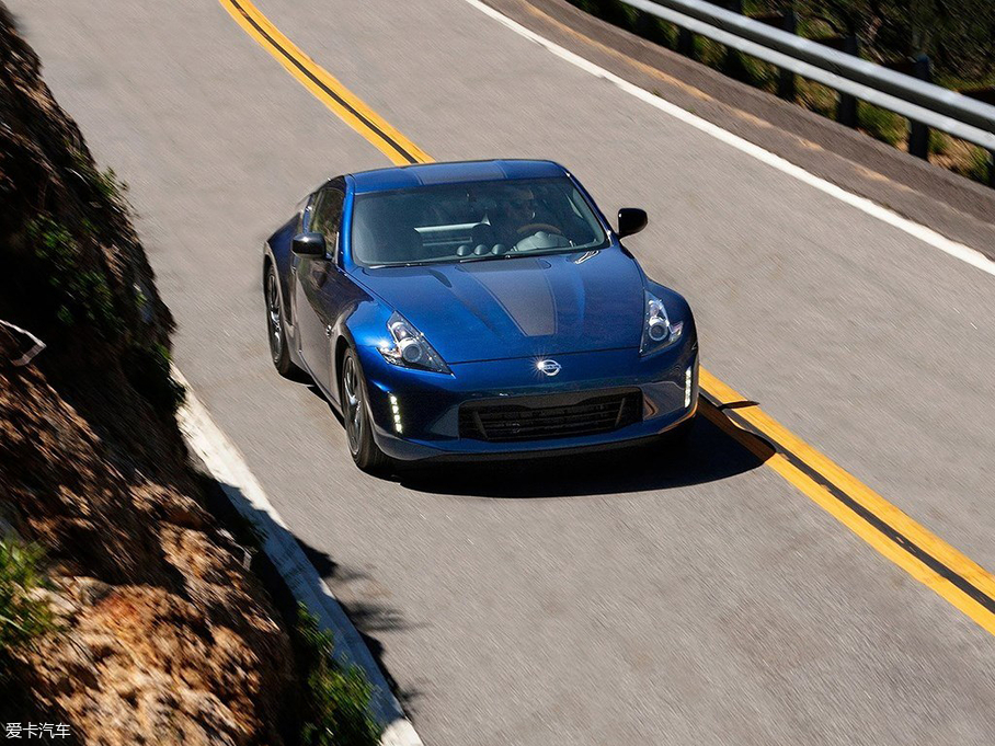 2019ծa370Z Heritage Edition