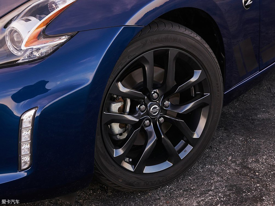 2019ծa370Z Heritage Edition