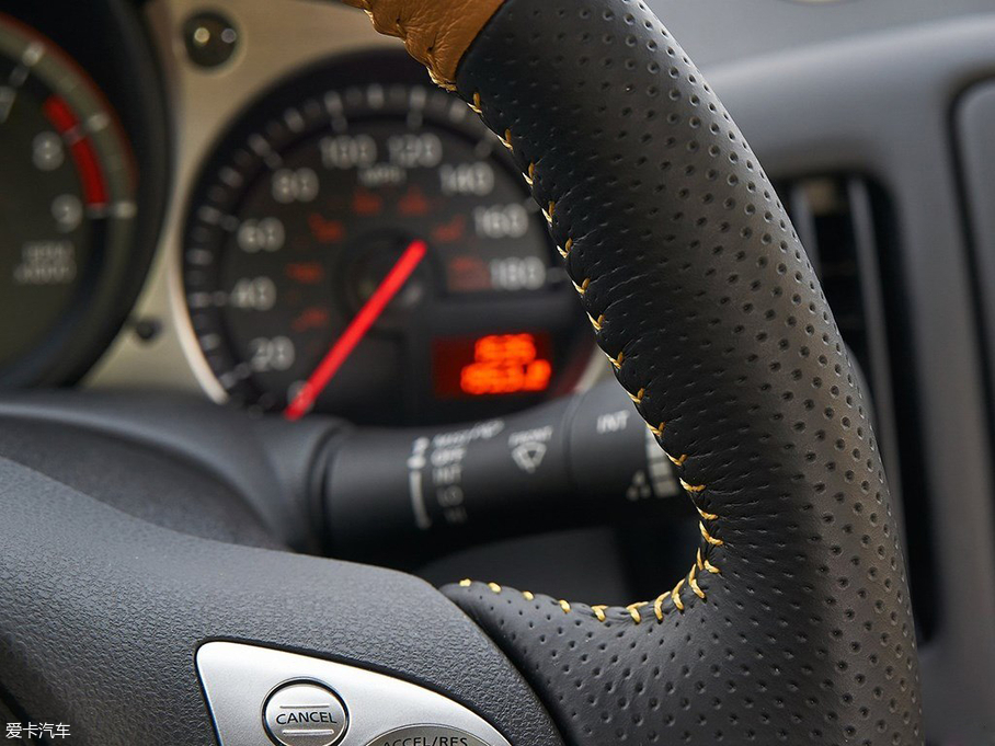 2019ծa370Z Heritage Edition