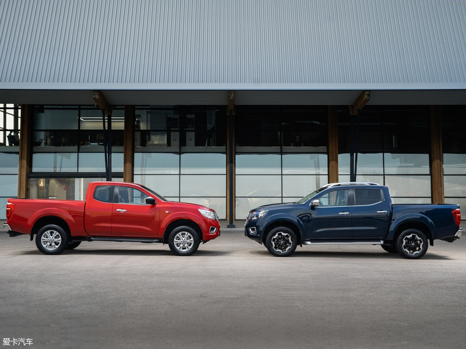 2020Navara() 