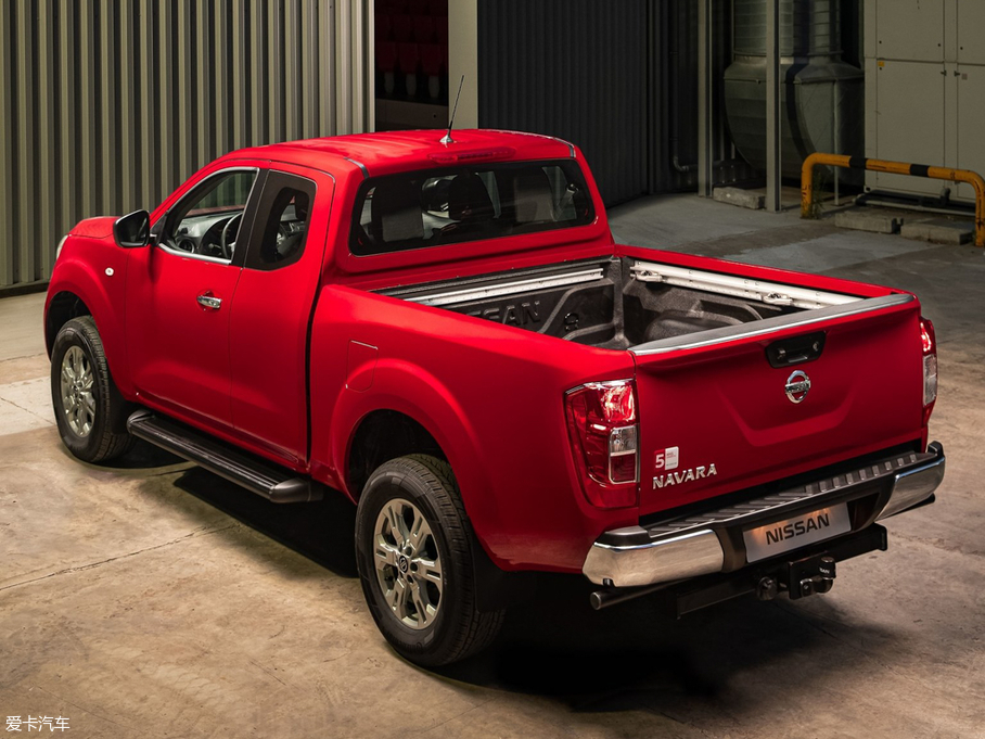 2020Navara() 