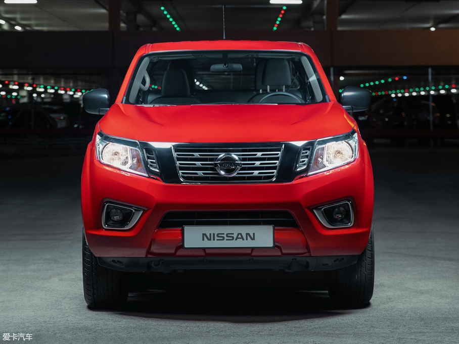 2020Navara() 