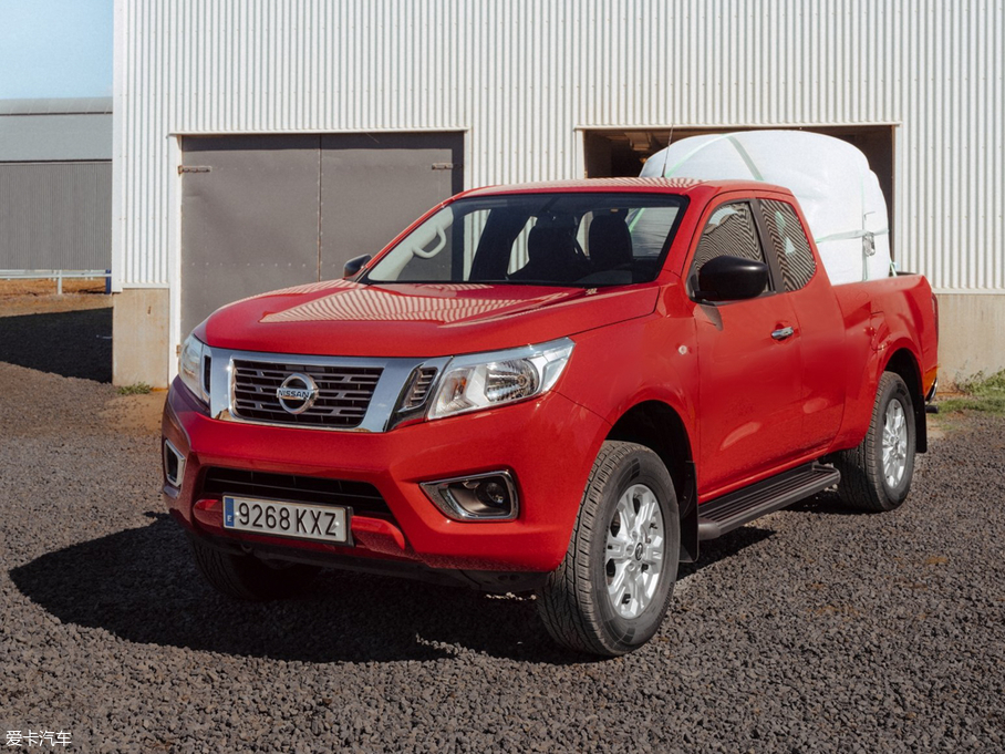 2020Navara() 