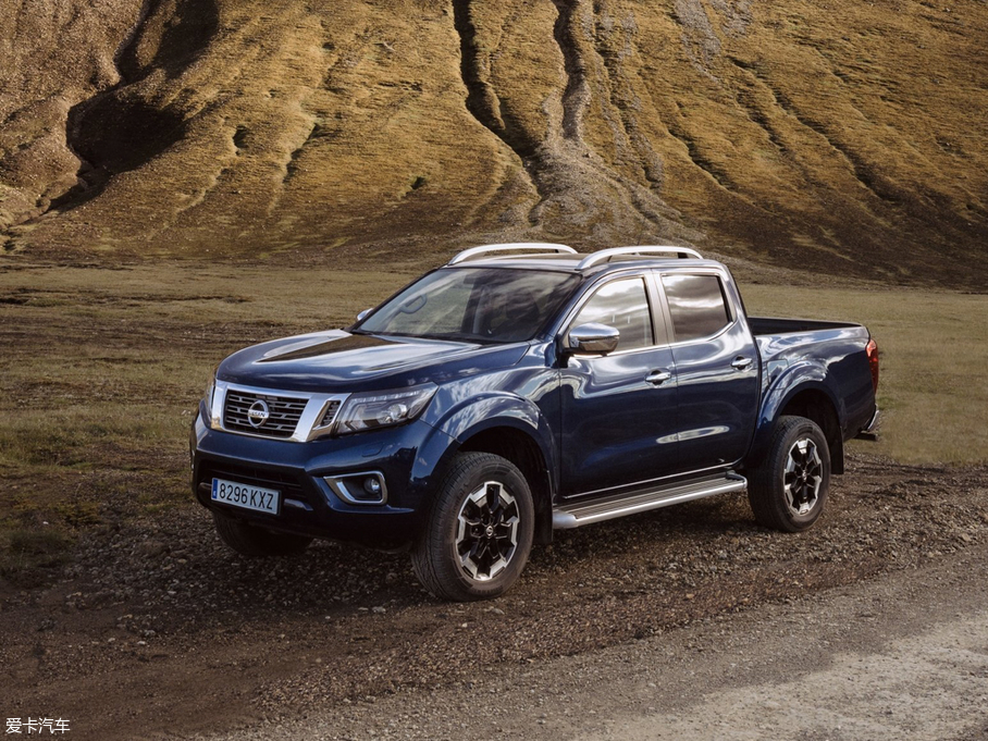 2020Navara() 
