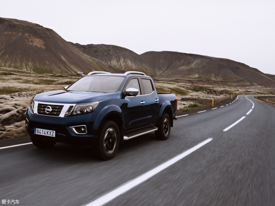 2020Navara() 