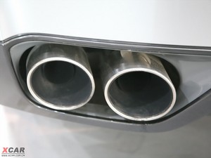 2010款Premium Edition 排气管