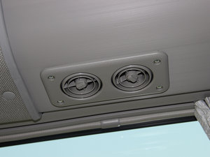 2013款4.5L VIP高配版(18座) 中控区