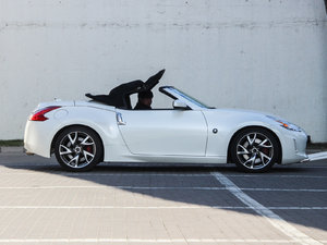 20133.7L Roadster 