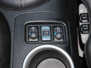 20133.7L Roadster п؅^(q)