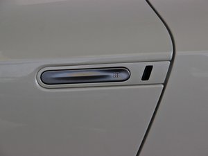 2014款3.8T Premium Edition 棕红内饰 主驾门拉手