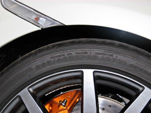 2014款3.8T Premium Edition 棕红内饰 轮胎尺寸