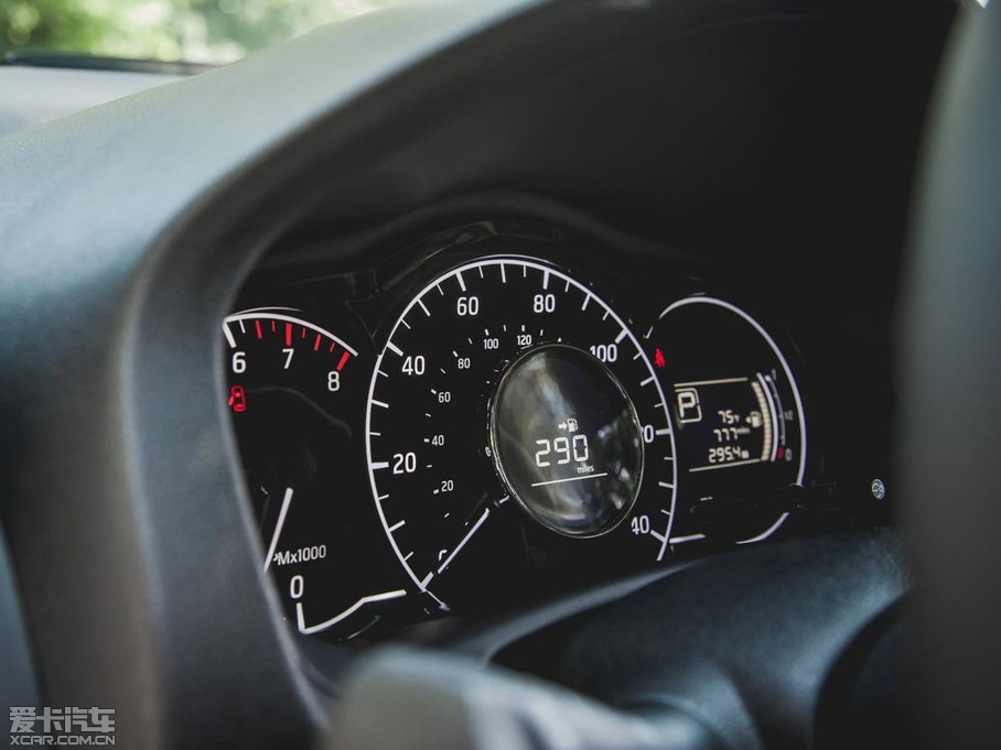 2015��Versa note SR