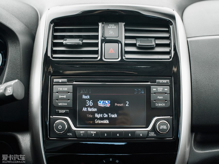 2015��Versa note SR