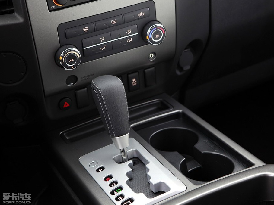 2012��Titan ������