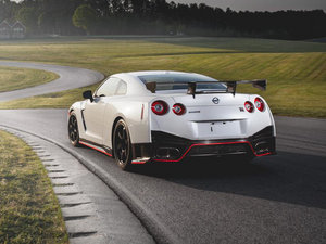 2015款3.8T Nismo 整体外观