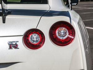 2015款3.8T Nismo 尾灯