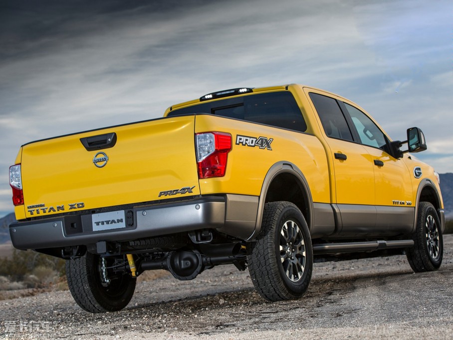 2016��Titan �p�� ������