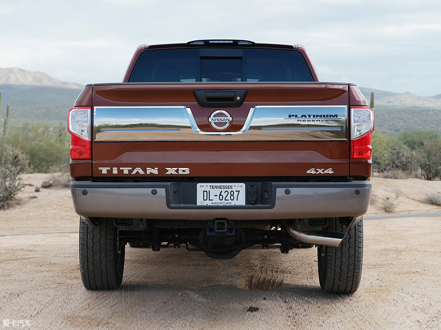 2016��Titan �p�� ������